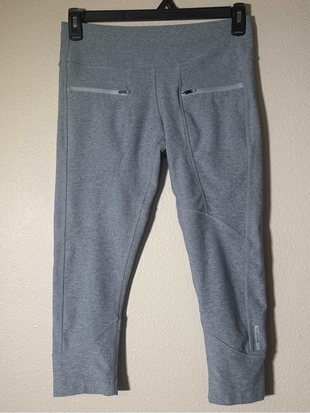Mondetta Heather Grey Cropped Leggings Woman’s Medium Athletic Wear